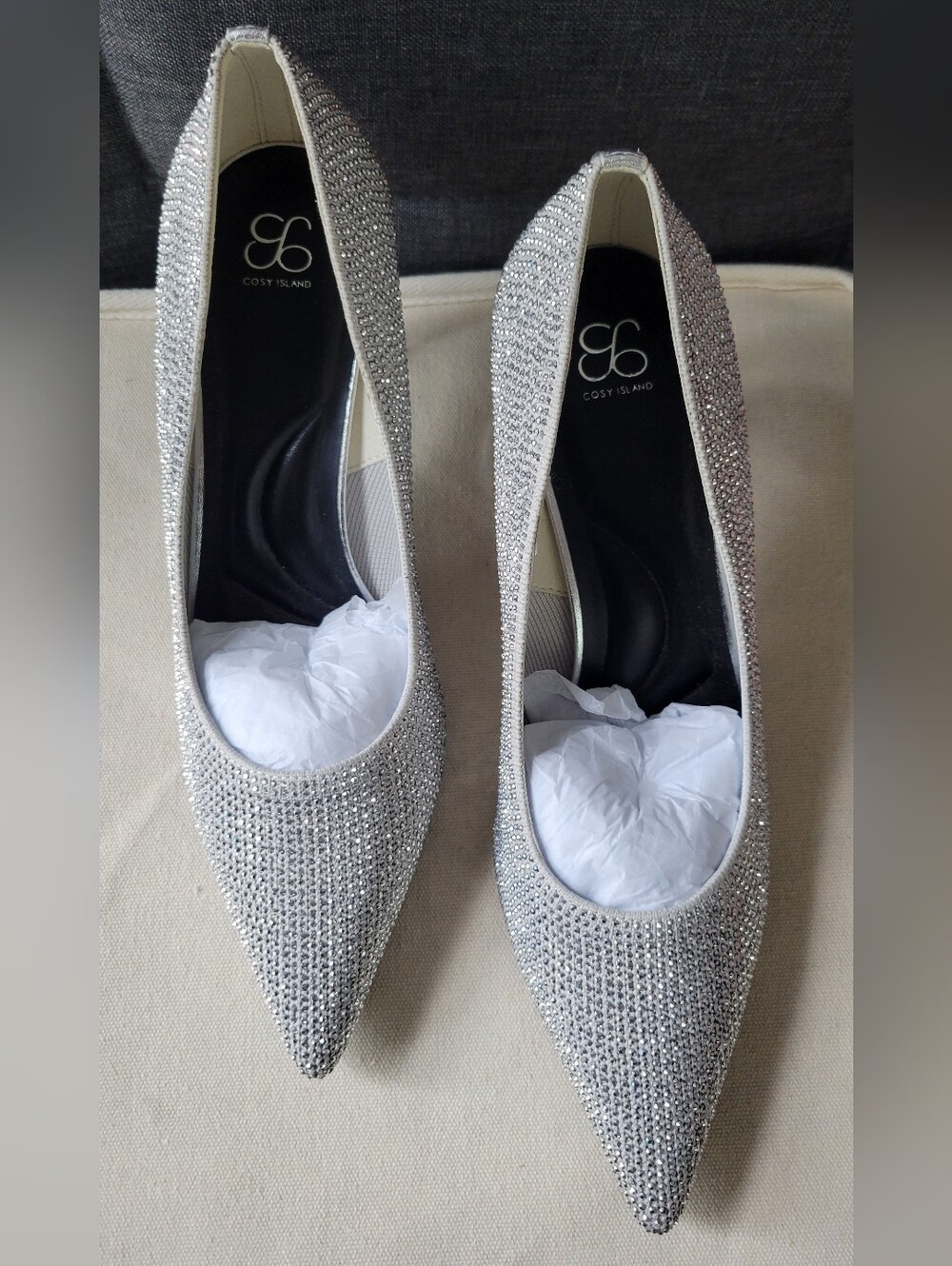Cosy Island Silver Crystal EternalPace Heeled Pumps - Size 7.5 (NWOB)
